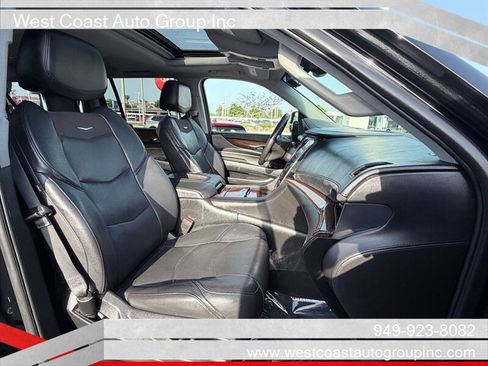 Used 2018 Cadillac Escalade ESV Luxury RWD image 10