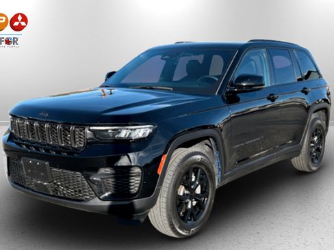 Used 2024 Jeep Grand Cherokee Altitude image 1