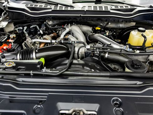 Used 2022 Ford F250 Lariat w/ Tremor Off-Road Package image 30