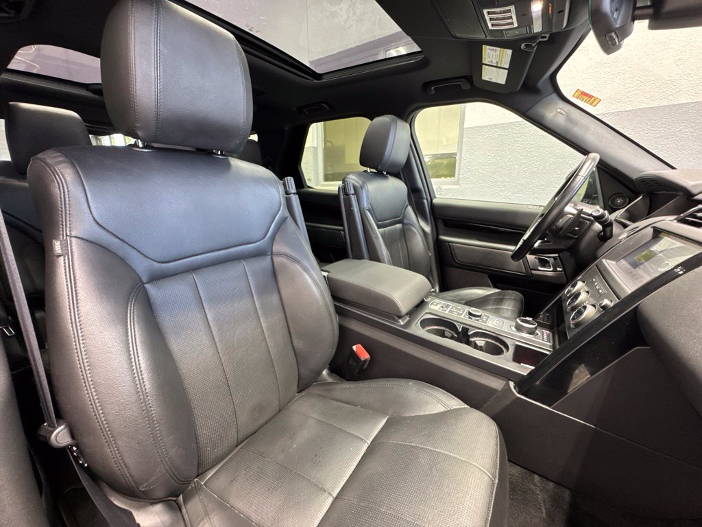Used 2019 Land Rover Discovery SE AWD/4WD image 35