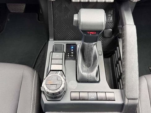 Used 2024 Toyota Tacoma TRD Off-Road AWD/4WD image 31