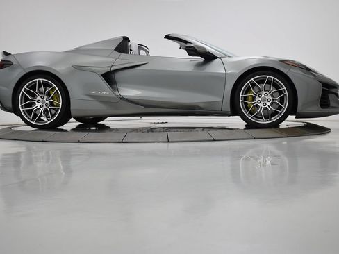 Used 2024 Chevrolet Corvette Z06 RWD image 38