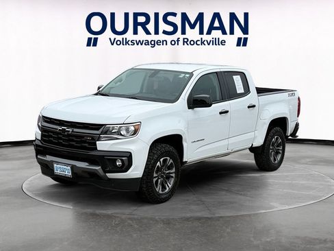 Used 2022 Chevrolet Colorado Z71 AWD/4WD image 2