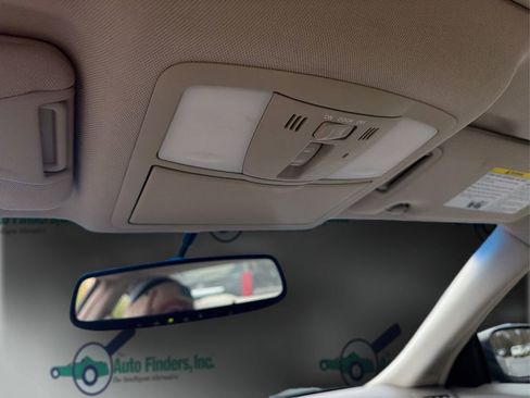 Used 2011 INFINITI G37 Journey w/ Premium Pkg image 17