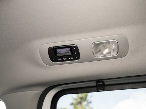 Used 2023 Honda Odyssey Elite image 89