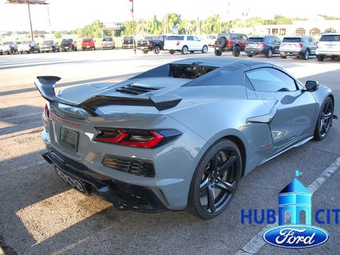 Used 2024 Chevrolet Corvette Z06 w/ Z07 Performance Package RWD image 5