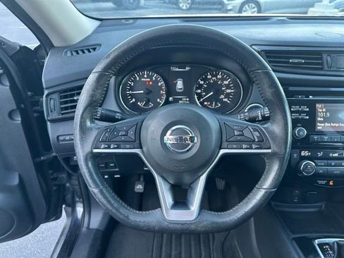 Used 2017 Nissan Rogue SV AWD/4WD image 6