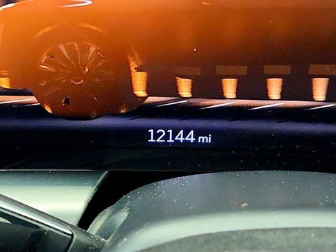 Used 2024 Cadillac Lyriq Luxury image 15