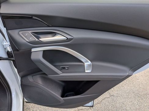 Used 2025 Audi Q5 Premium w/ 19" Wheel Package image 31