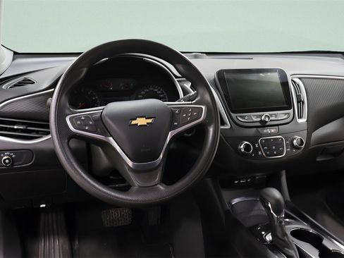 Used 2022 Chevrolet Malibu LT image 8