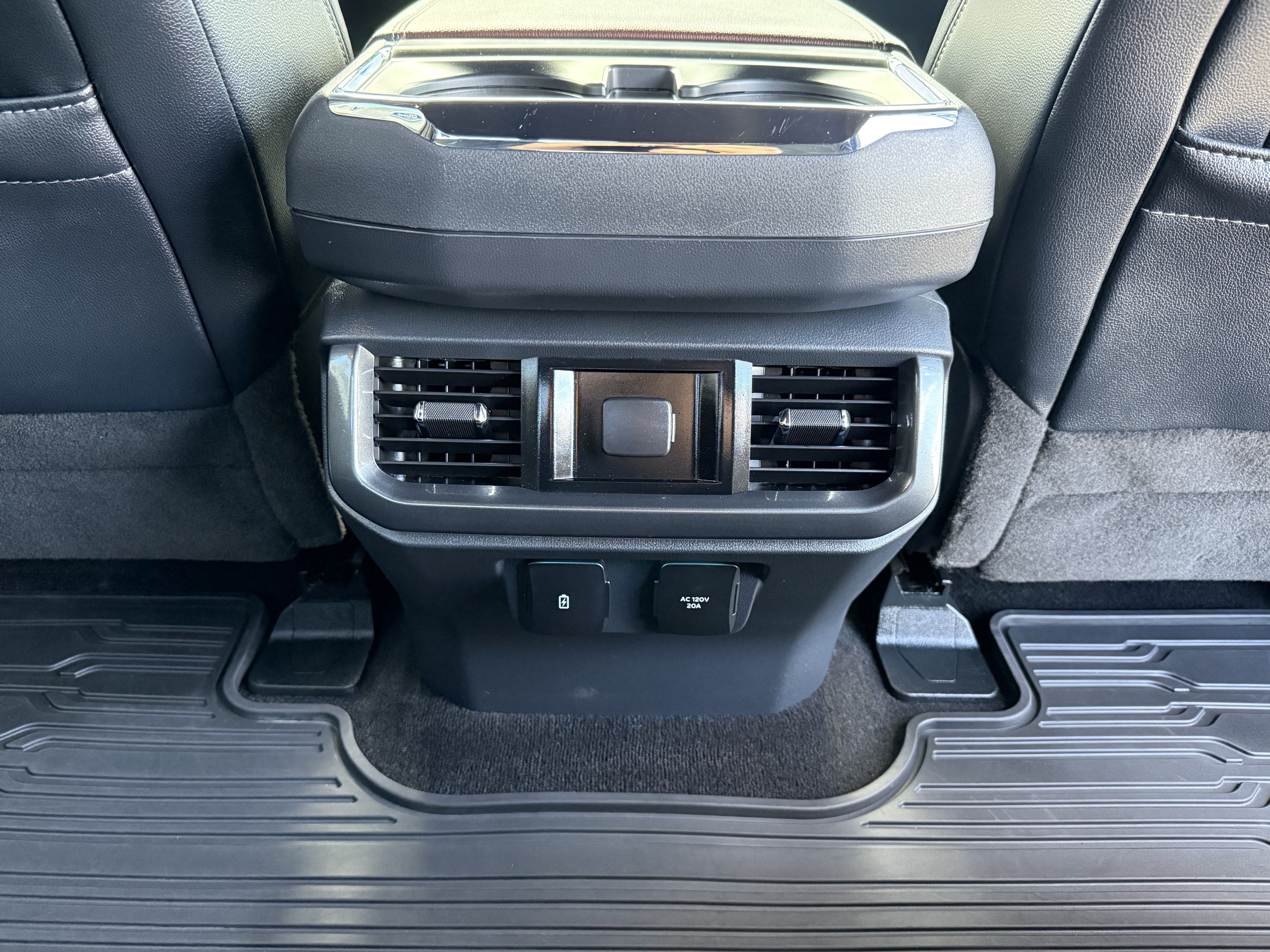 Used 2023 Ford F150 Lariat AWD/4WD image 8