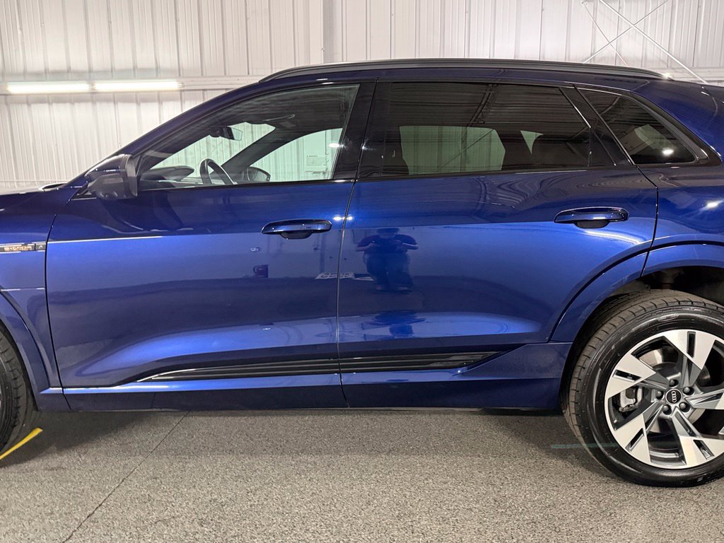 Used 2022 Audi e-tron Premium AWD/4WD image 15