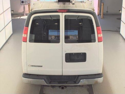 Used 2015 Chevrolet Express 3500 image 8