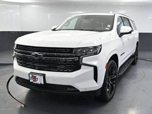Used 2022 Chevrolet Suburban RST w/ Luxury Package AWD/4WD image 13