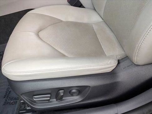 Used 2022 Toyota Camry XSE image 11