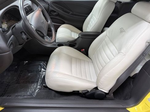 Used 2001 Ford Mustang GT Premium RWD image 10