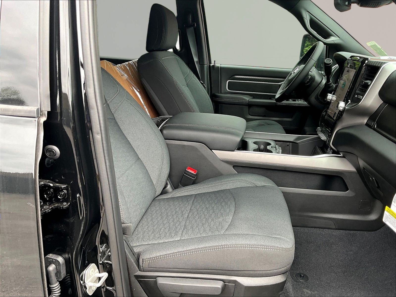 New 2026 RAM 3500 Big Horn AWD/4WD image 18