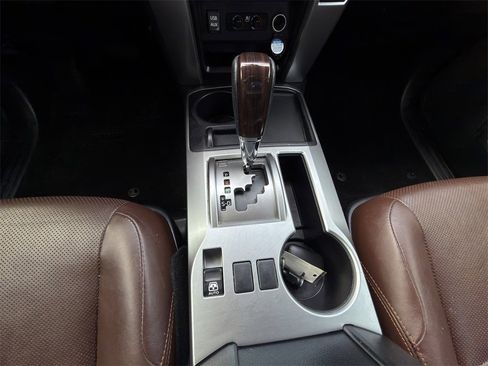 Used 2018 Toyota 4Runner Limited image 21