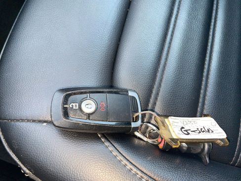 Used 2023 Ford Edge SEL image 21