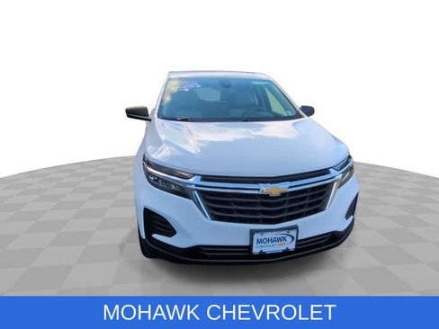 Used 2024 Chevrolet Equinox LS w/ LS Convenience Package AWD/4WD image 3