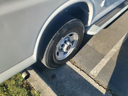 Used 2024 GMC Savana 2500 w/ Driver Convenience Package image 17