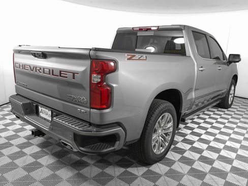 Used 2024 Chevrolet Silverado 1500 High Country w/ Technology Package image 4