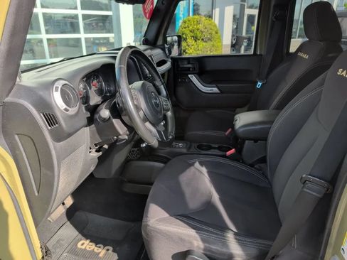 Used 2013 Jeep Wrangler Unlimited Sahara w/ Connectivity Group AWD/4WD image 25