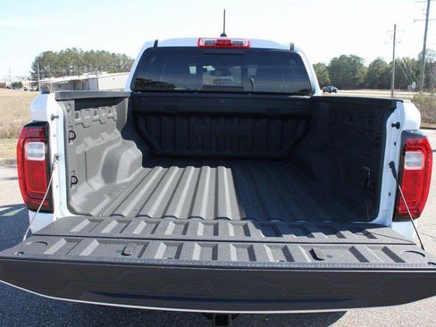 New 2025 GMC Canyon Elevation w/ Convenience Package image 15