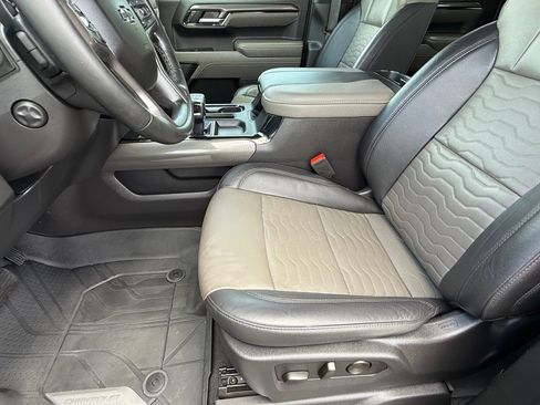 Used 2024 Chevrolet Silverado 1500 ZR2 AWD/4WD image 13