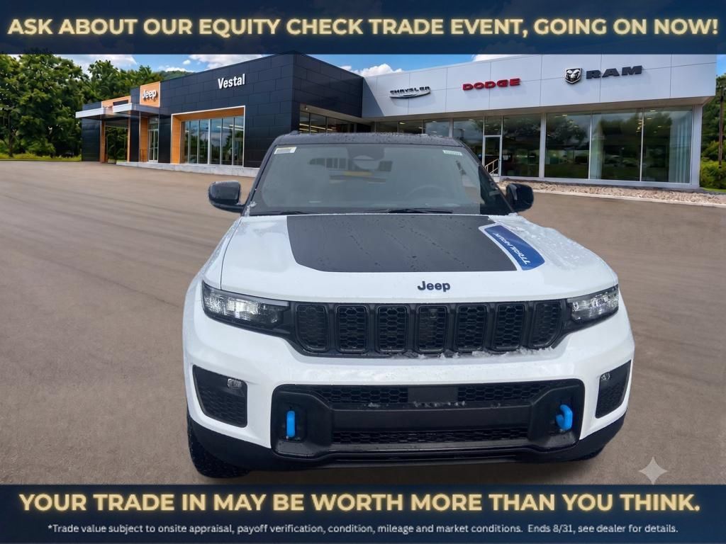 New 2023 Jeep Grand Cherokee Trailhawk AWD/4WD image 2