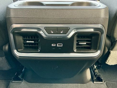 Used 2023 GMC Sierra 1500 SLT image 35