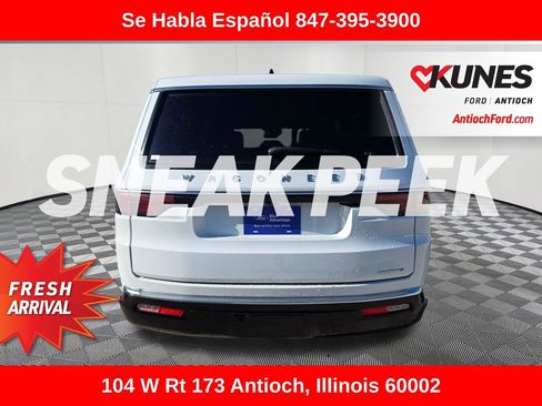 Used 2024 Jeep Wagoneer L Series II w/ Flexible Seating Group AWD/4WD image 7