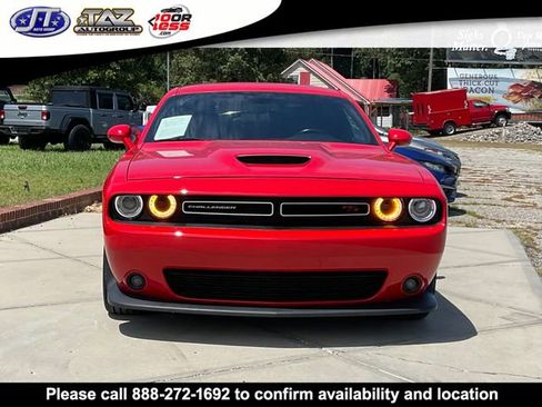 Used 2020 Dodge Challenger R/T RWD image 2