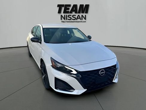 Certified 2025 Nissan Altima 2.5 SR AWD/4WD image 26