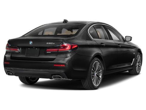 Used 2023 BMW 530e w/ M Sport Package RWD image 2