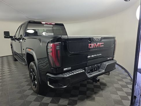 Used 2024 GMC Sierra 2500 AT4 w/ AT4 Premium Plus Package AWD/4WD image 3