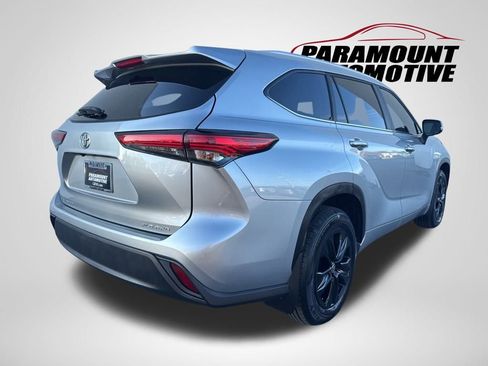 Used 2023 Toyota Highlander XLE image 8