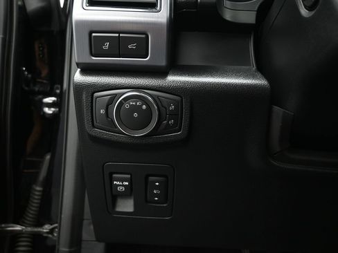 Used 2019 Ford Expedition Platinum RWD image 12