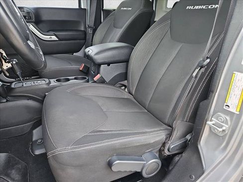 Used 2016 Jeep Wrangler Unlimited Rubicon w/ Connectivity Group AWD/4WD image 14