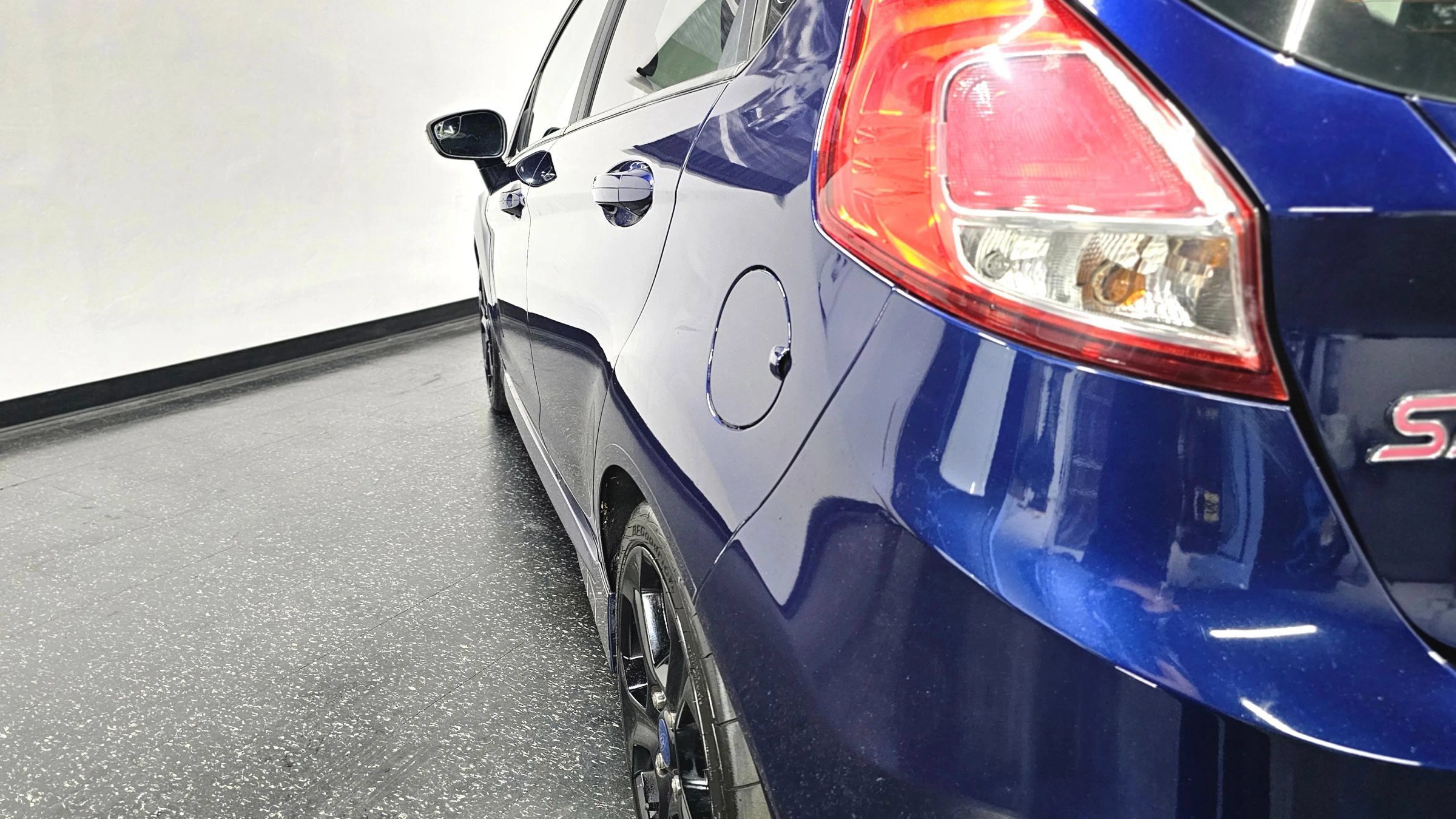 Used 2016 Ford Fiesta ST FWD image 27