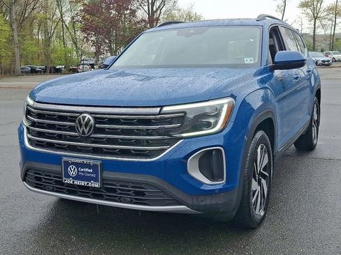 Certified 2025 Volkswagen Atlas SE w/ Panoramic Sunroof Package AWD/4WD image 4