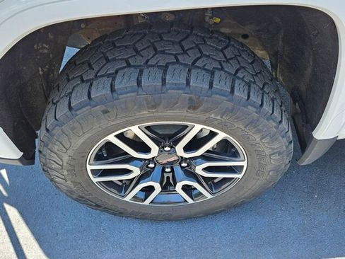 Used 2024 GMC Sierra 1500 AT4 w/ AT4 Preferred Package image 17