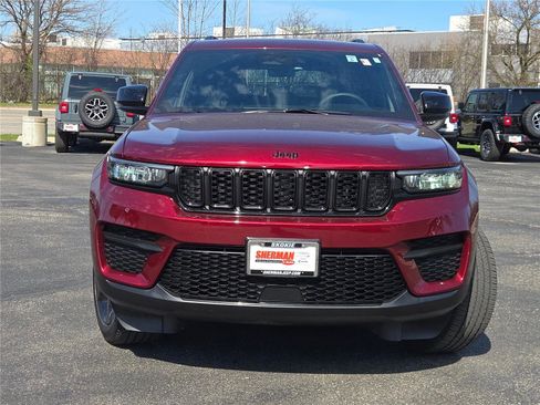 Certified 2025 Jeep Grand Cherokee Altitude AWD/4WD image 5