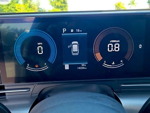 Certified 2025 Hyundai Kona SEL FWD image 25