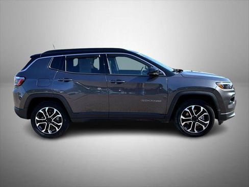 Certified 2022 Jeep Compass Limited AWD/4WD image 4