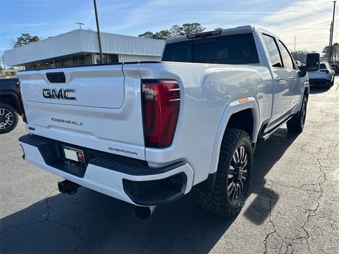 Used 2024 GMC Sierra 2500 Denali Ultimate image 6