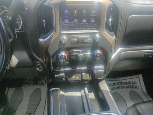 Used 2021 Chevrolet Silverado 1500 High Country w/ Technology Package AWD/4WD image 15