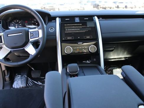 Used 2024 Land Rover Discovery S AWD/4WD image 14