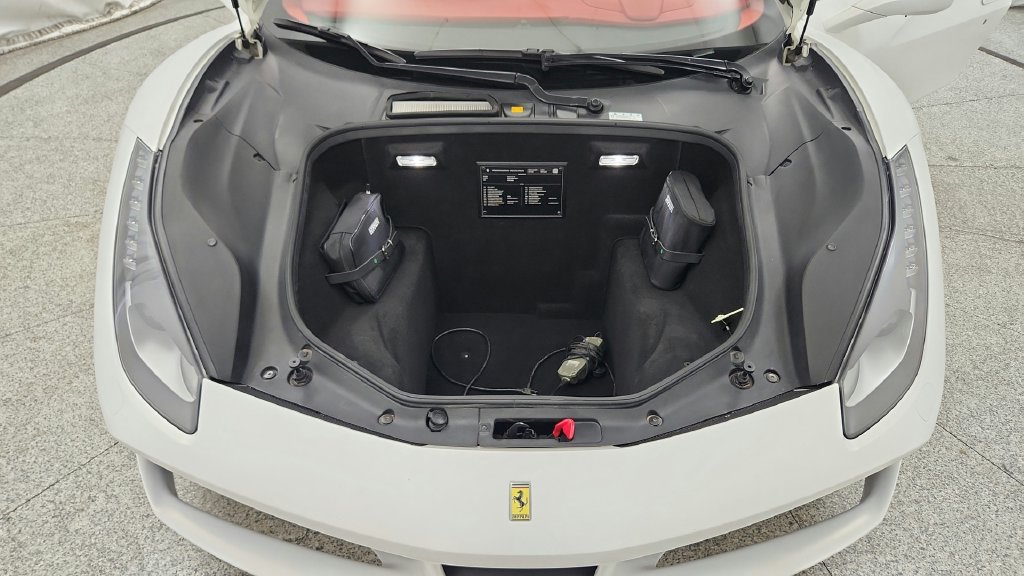 Used 2017 Ferrari 488 Spider RWD image 28