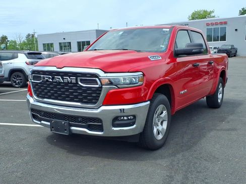 Used 2025 RAM 1500 Big Horn AWD/4WD image 3